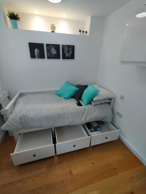 Private Self Contained Self Catering Flat Apartment Bristol Exterior foto