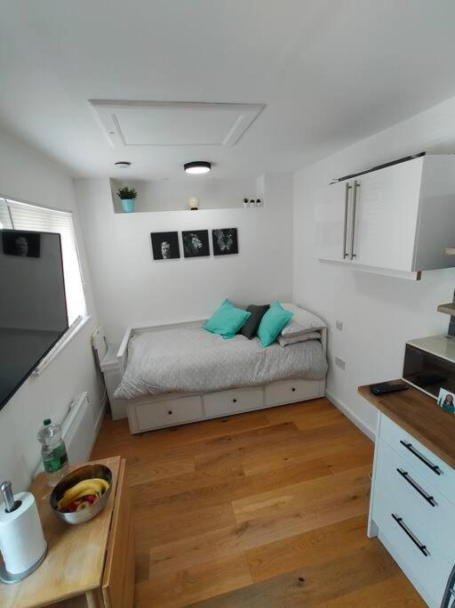 Private Self Contained Self Catering Flat Apartment Bristol Exterior foto
